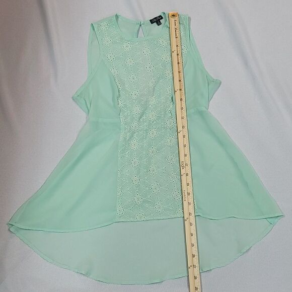 Pretty Aqua Colored Blouse By Lily Rose! - Picture 2 of 6